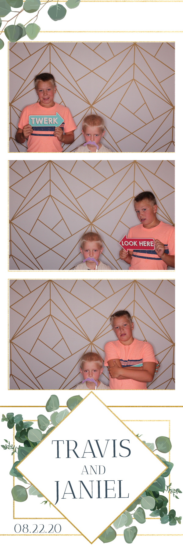 Jacquie & Dennis’ Wedding | View more photos from the event at gallery.photoboothbillings.com/u/PhotoBoothBillings/Jacquie-Dennis’-Wedding-0
